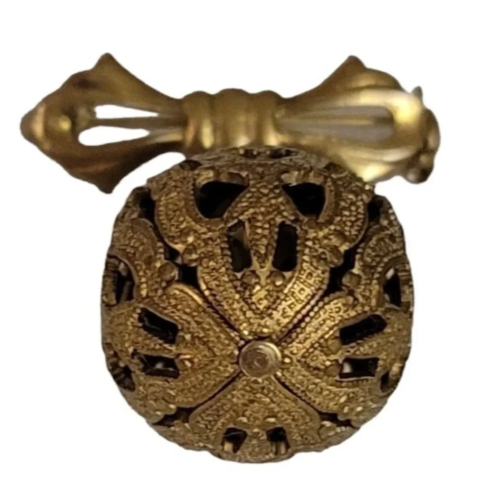 Gold Tone Filigree Pear Shaped Ball Dangle Bow Bar Pin E33